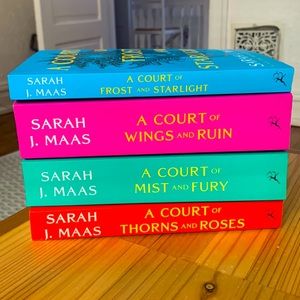 A court of thorns and roses series ACOTAR